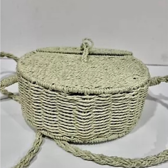 3 AM FOREVER women’s round green crossbody, fabric interior - Picture 15 of 17